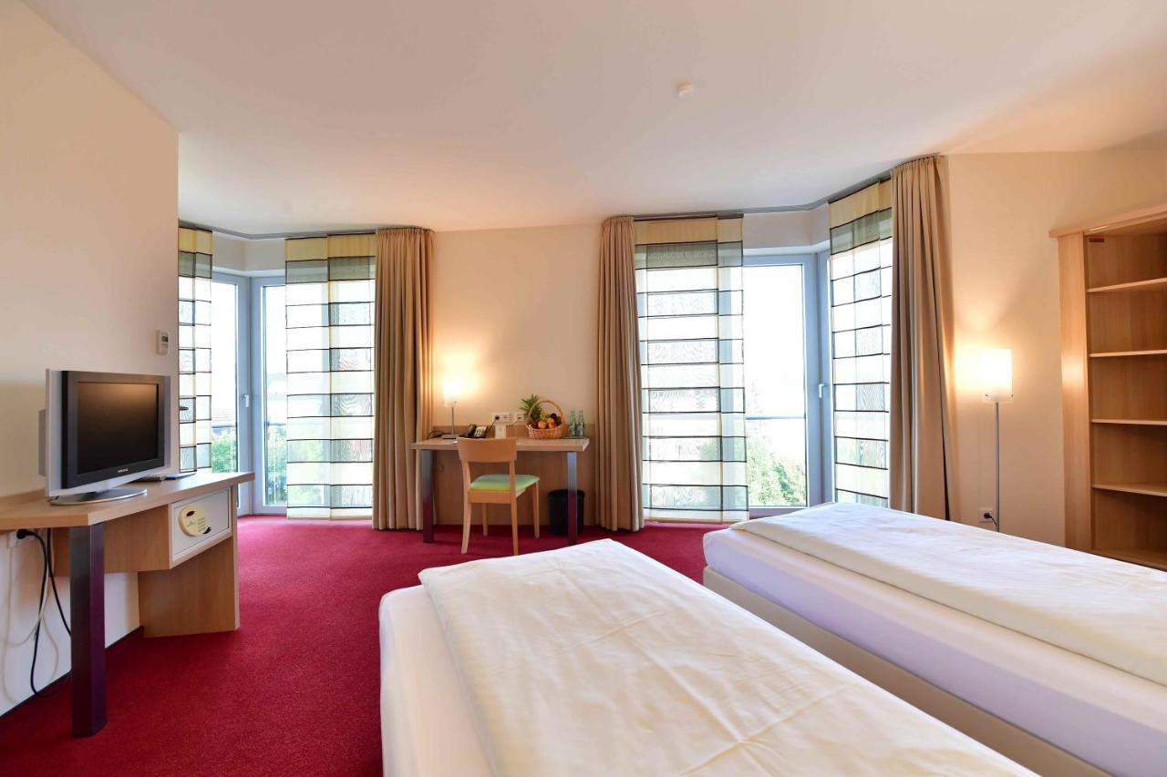 Triple Room,716123653:JPEG